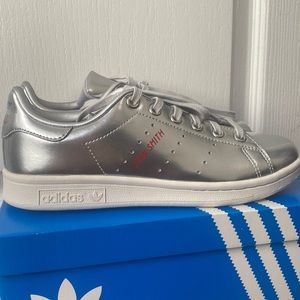 Adidas Stan Smith Silver Limited Edition, Never Worn!